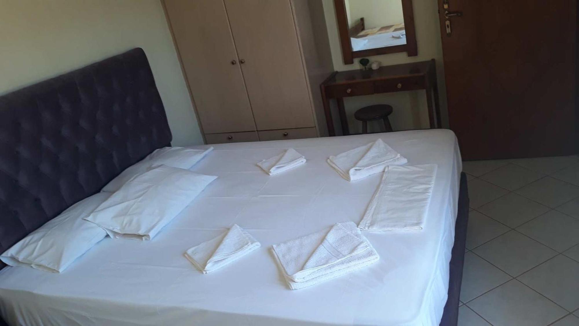 Pela Apartments シッシ エクステリア 写真